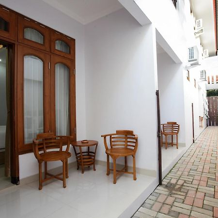 Banua Raya Homestay ジョグジャカルタ エクステリア 写真