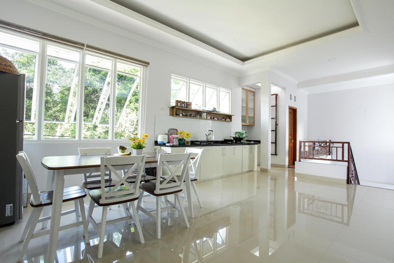 Banua Raya Homestay ジョグジャカルタ エクステリア 写真