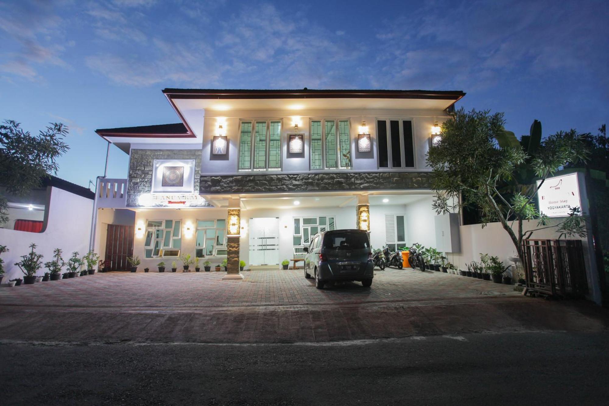 Banua Raya Homestay ジョグジャカルタ エクステリア 写真